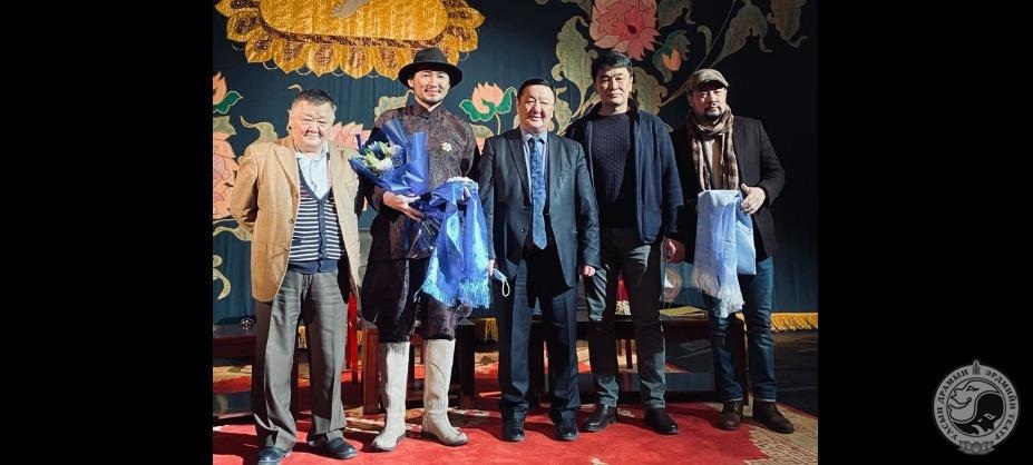 Жүжигчин О.Гэрэлсүх АЛТАНГАДАС одонгоор шагнагдлаа